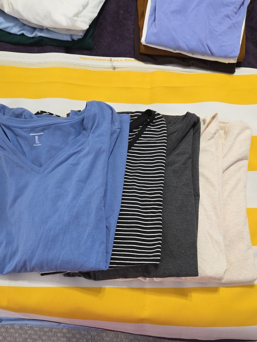 Amazon Essentials Women's V-Neck 3/4 Sleeve Tee 5 Pack